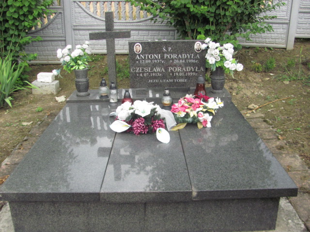 Grób Antoni Poradyła